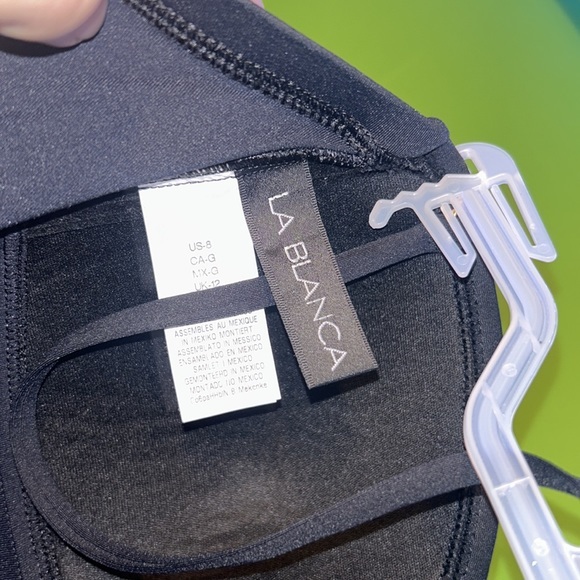 NWOT Ladies Black One Piece Swim suit LA BLANCA size 8 ripple front neck strap - Picture 7 of 7